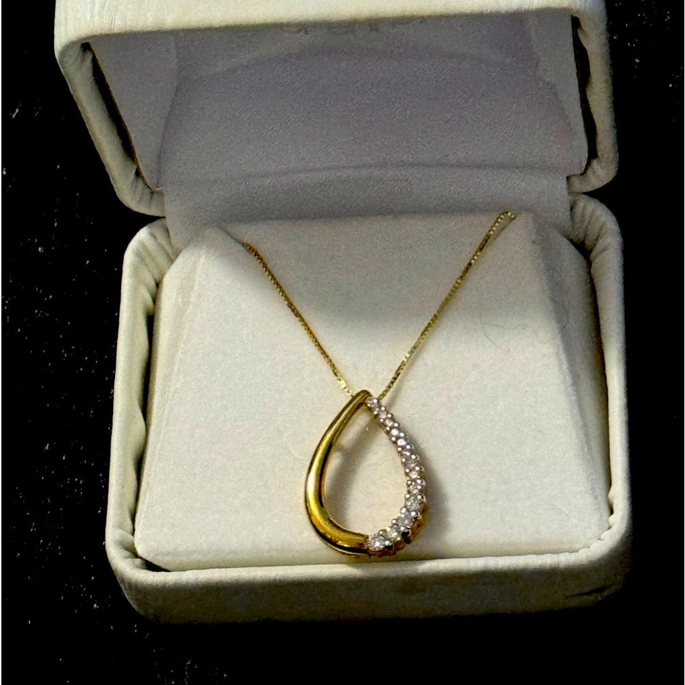 Brand New 18in Gold necklace